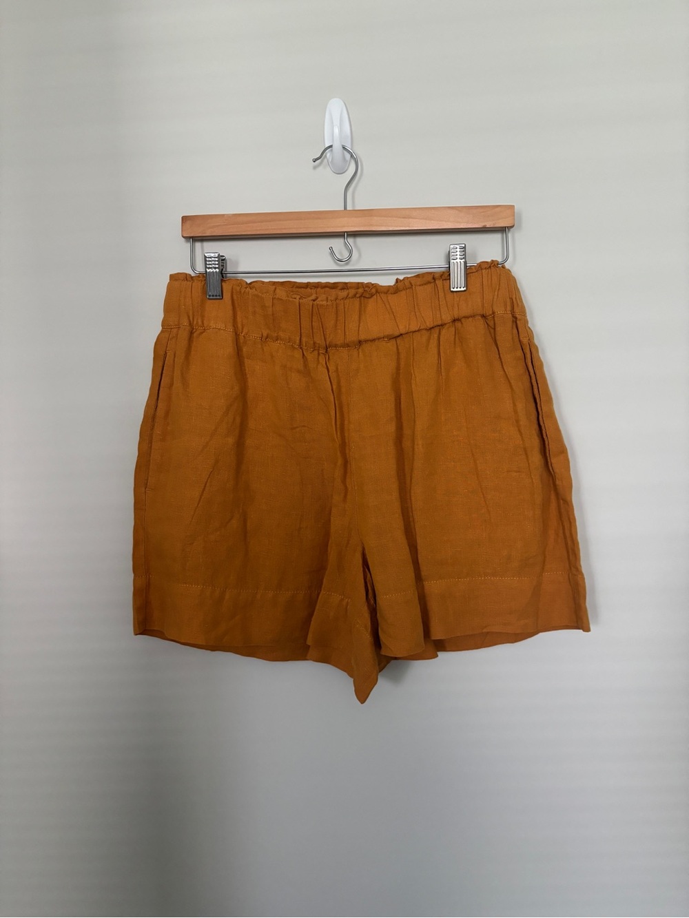 Lou & Grey Relaxed Elastic Waist Shorts — Mustard Orange    Size M